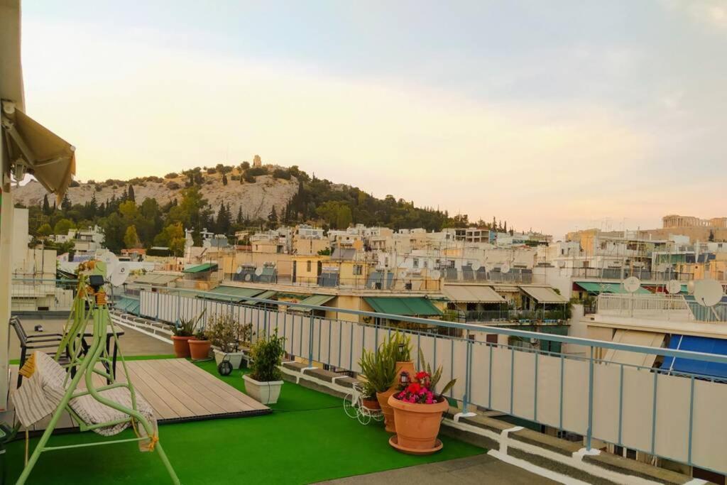 Rooftop Studio, Acropolis View! เอเธนส์ ภายนอก รูปภาพ