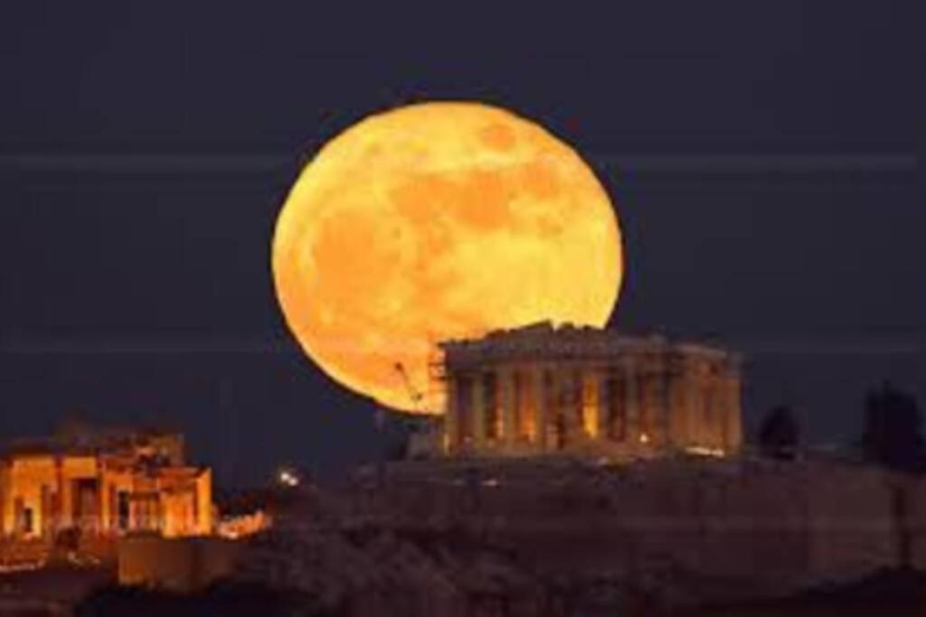 Rooftop Studio, Acropolis View! เอเธนส์ ภายนอก รูปภาพ